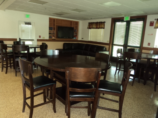 Inside Round Tables Santee Lakes, Round Table Santee Phone Number